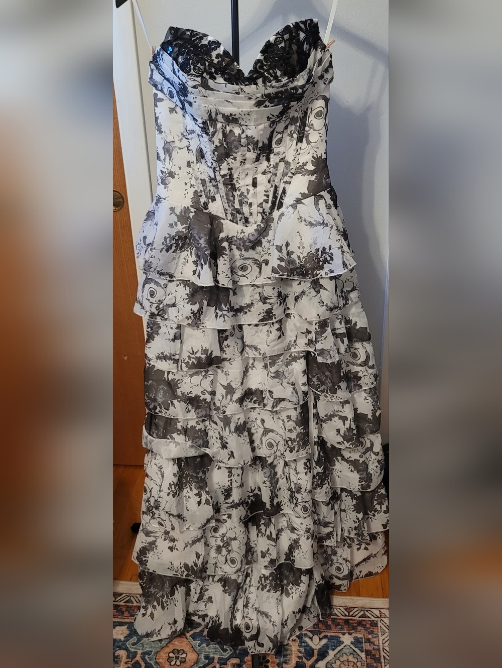 Black White Corset Prom Dress Size 4 Strapless Lace Up Ruffle Formal Gown